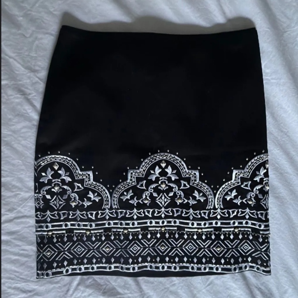 White House Black Market Black and White Embroidered Mini Skirt Beaded Moroccan